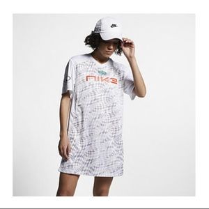 NIKE TSHIRT DRESS